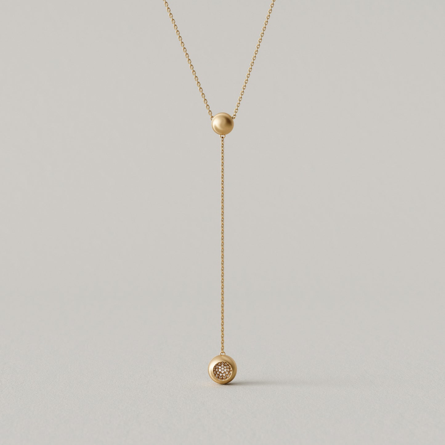 Cave Round | Necklace | 18k Yellow Gold with Diamonds