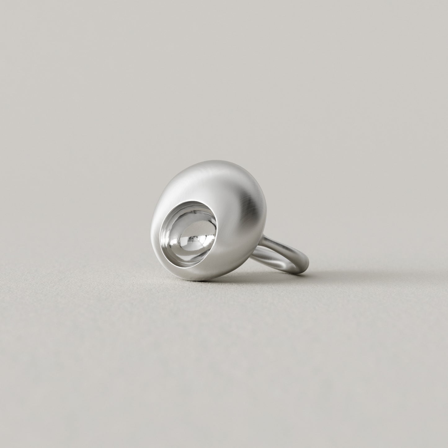 Cave Oval | Ring Medium | Sterling Silver