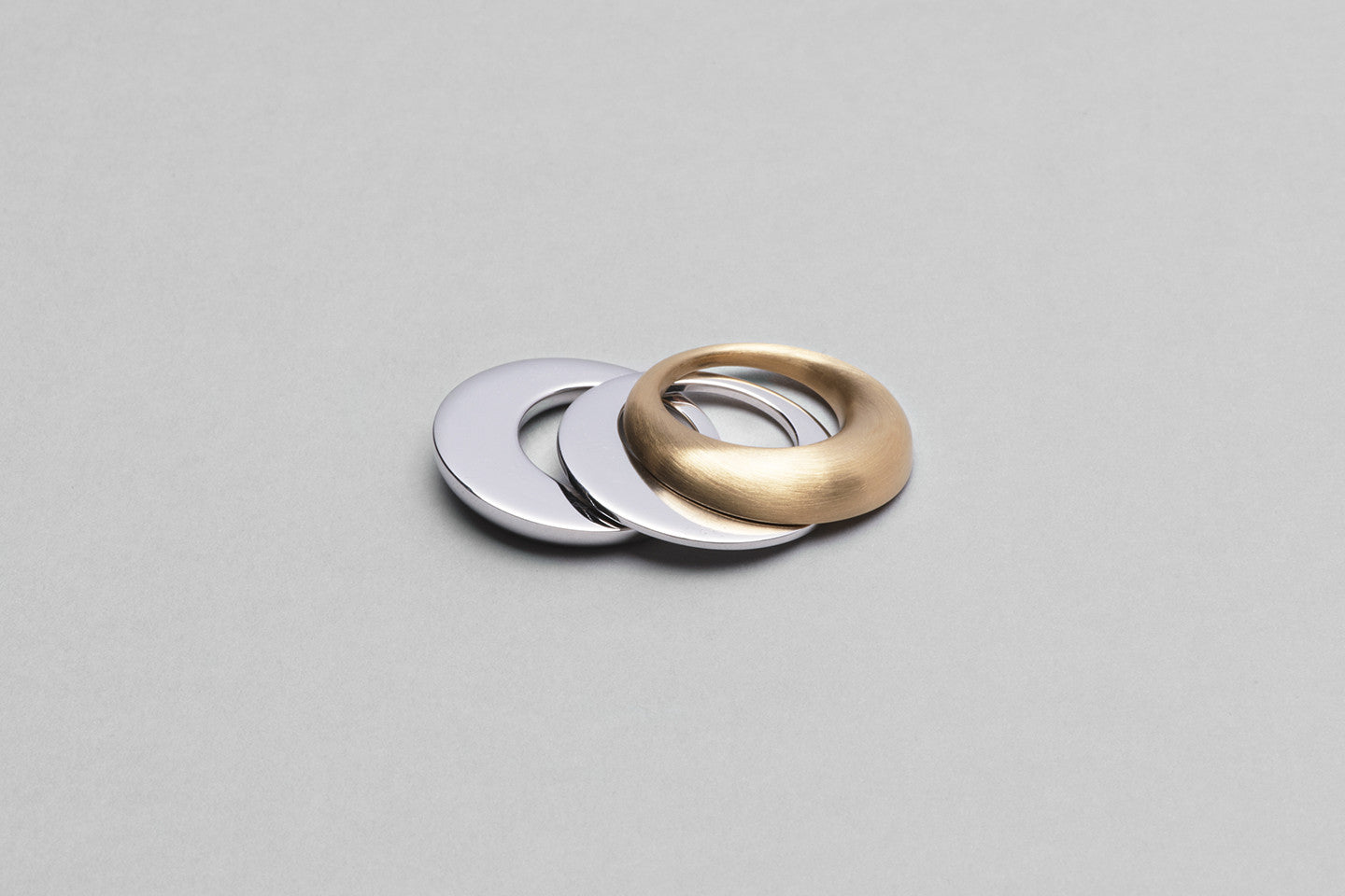 Beautiful Small Ring | 18k Yellow Gold and 18k White Gold with Brilliant cut diamonds