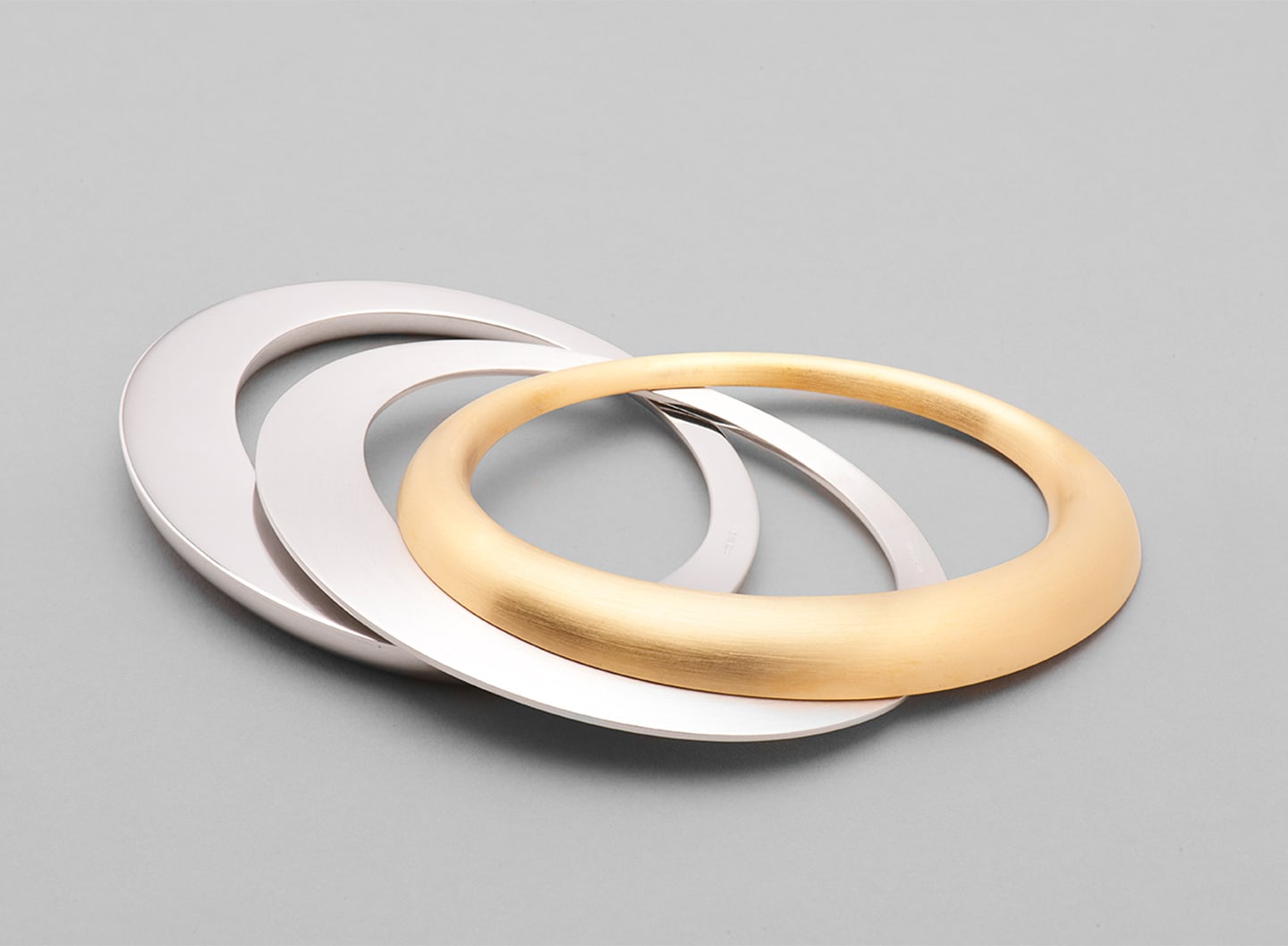 Beautiful Bangle | 18k Yellow Gold and 18k White Gold