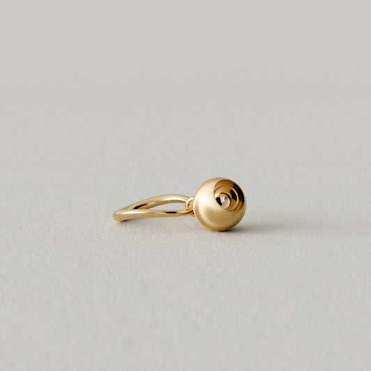 Cave Round | Charm Ring Small | 18k Yellow Gold