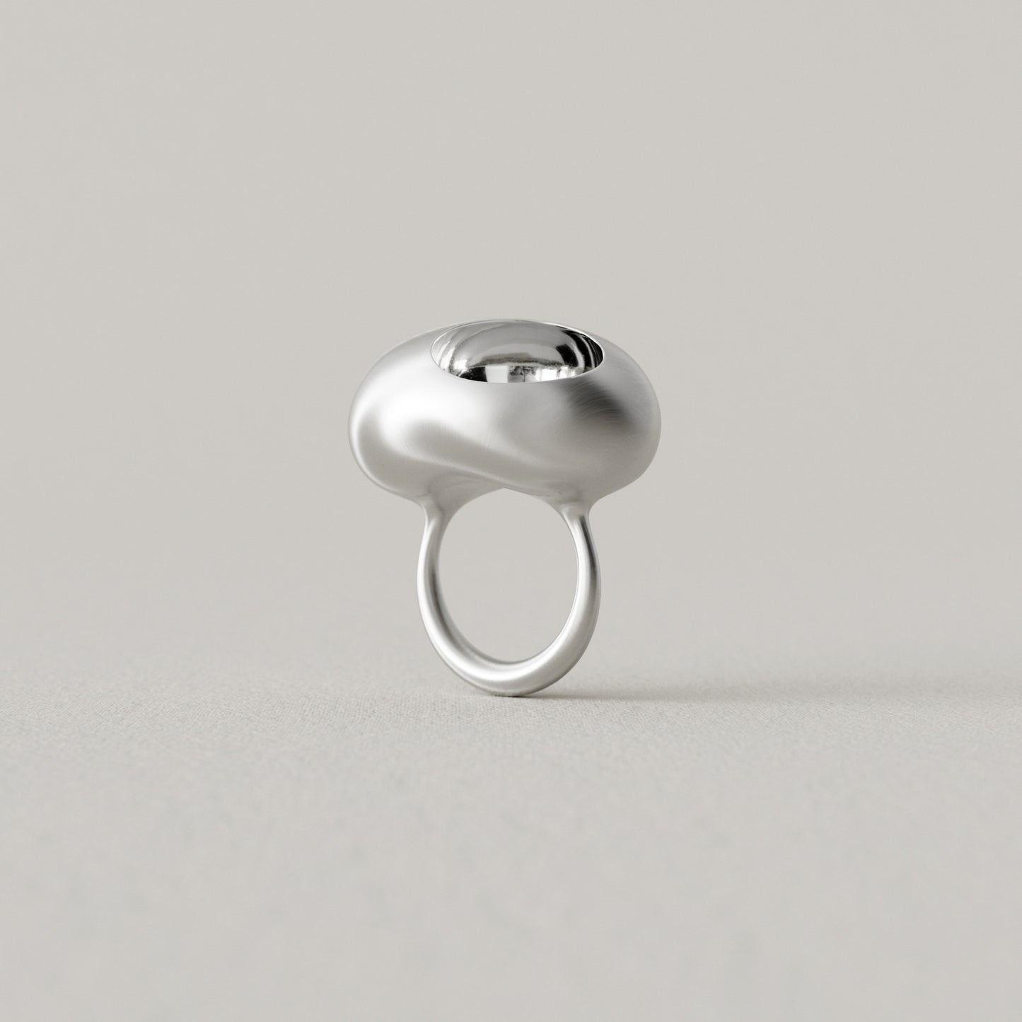 Cave Oval | Ring Medium | Sterling Silver
