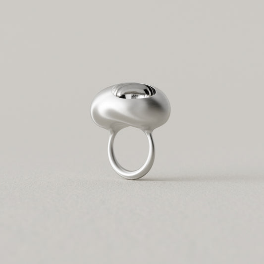 Cave Oval | Ring Medium | Sterling Silver