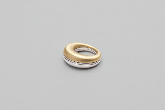 Beautiful Small Ring | 18k Yellow Gold and 18k White Gold with Brilliant cut diamonds
