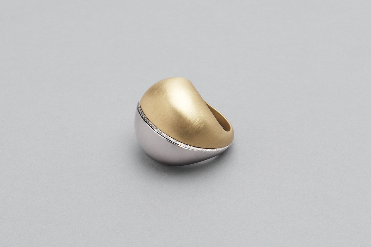 Beautiful Ring | 18k Yellow Gold and 18k White Gold with Brilliant cut diamonds