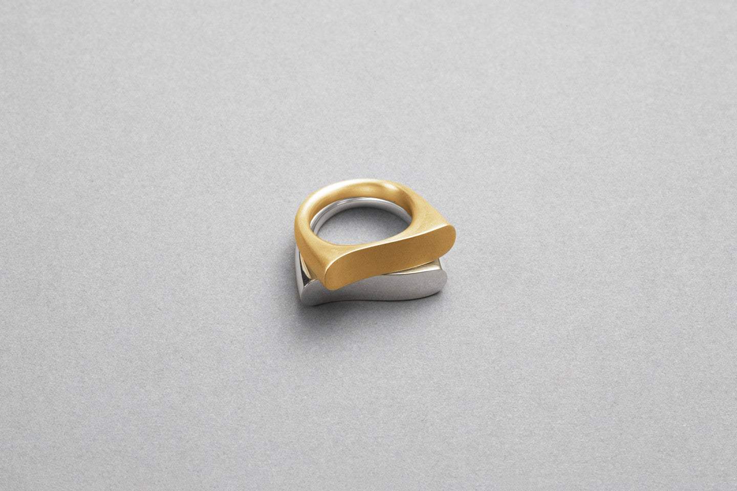 Love Distance Ring | 18K Yellow Gold and 18K White Gold